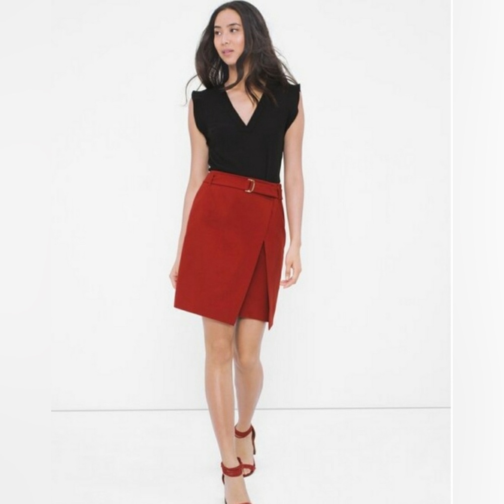 White House Black Market wrap skirt, size 00. NWT